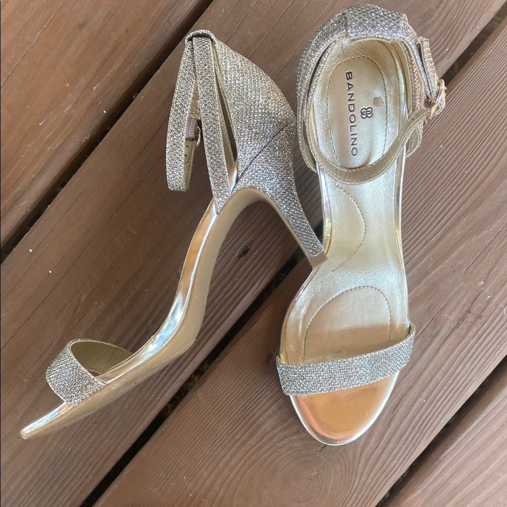 Bandolino Silver and Gold Heels Sophisticated Style